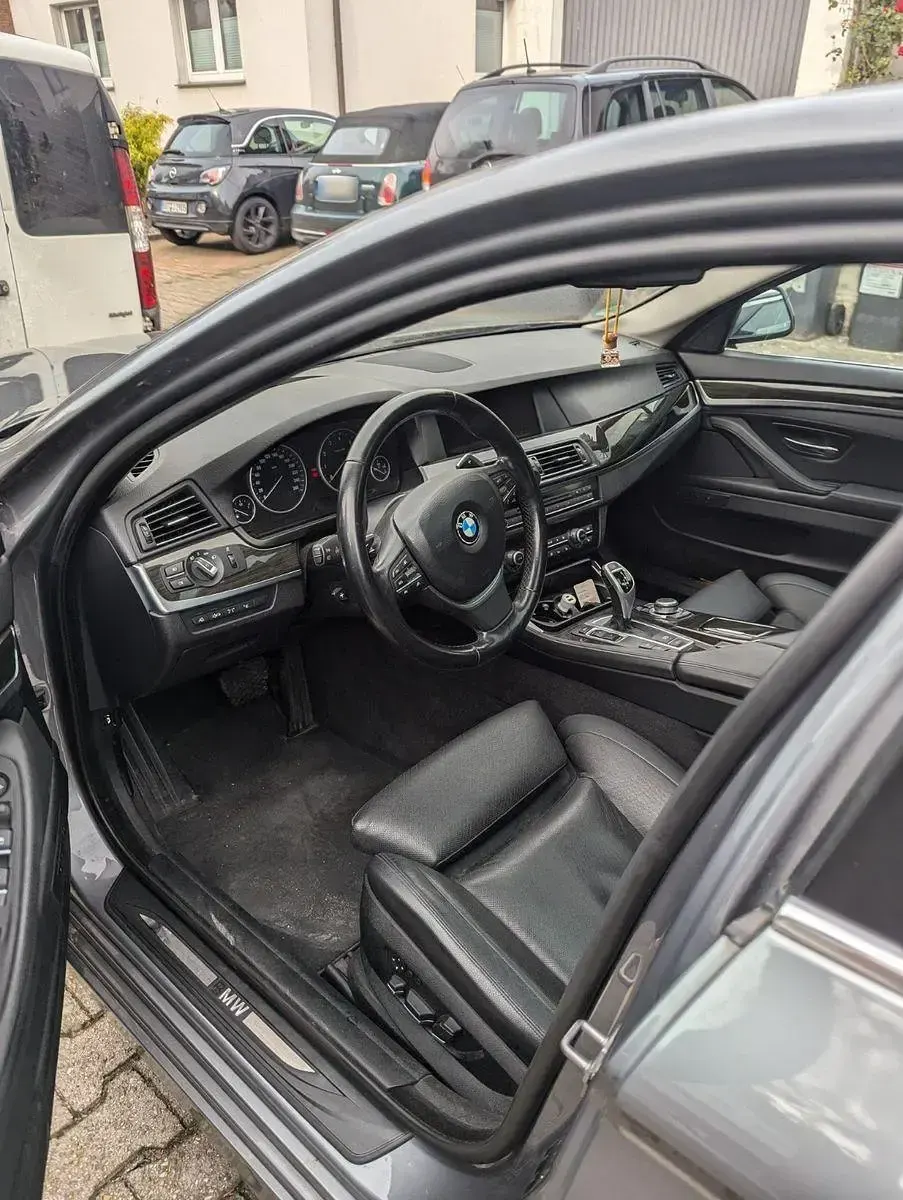 Second-hand BMW 535 306 CP (225 kW) 2010 Gri Berlinǎ