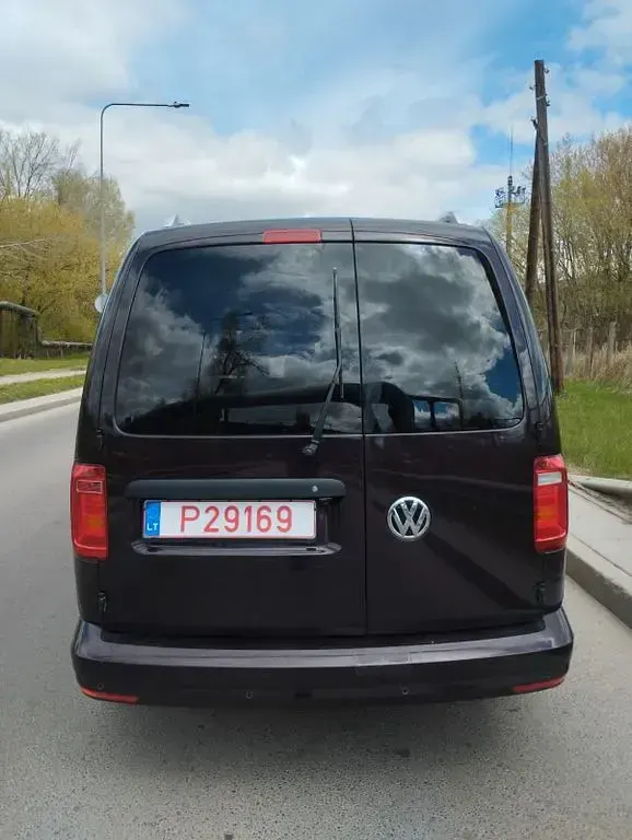 Second-hand VW Caddy Maxi 110 CP (80 kW) 2018 Roșu Monovolum