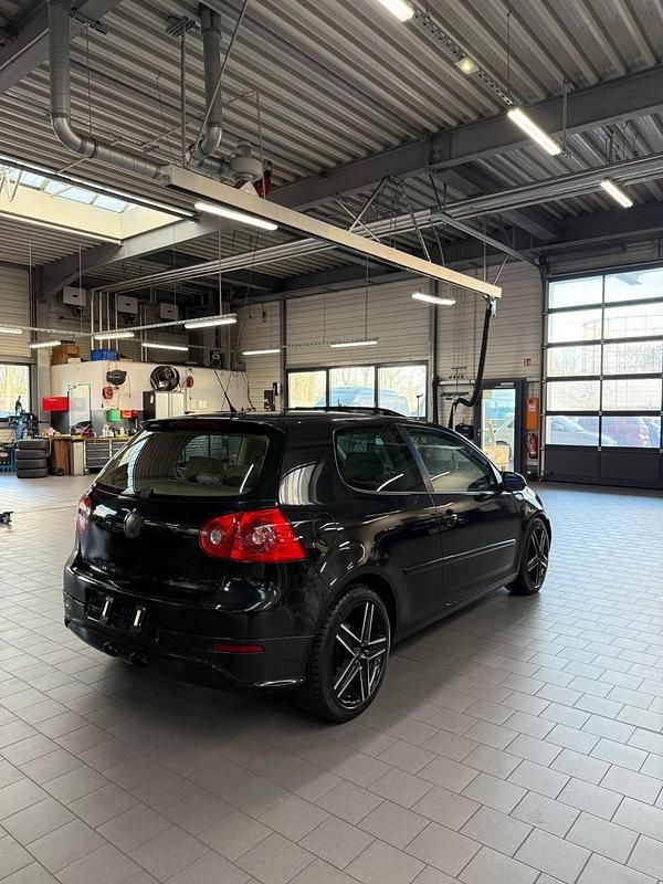 Gebraucht VW Golf V 140 PS (102 kW) 2005 Schwarz Kleinwagen