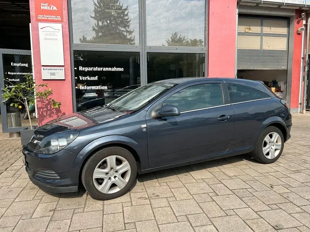 Gebraucht Opel Astra GTC Edition 116 PS (85 kW) 2010 Blau Coupé