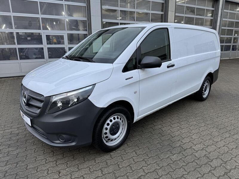Weiß Gebraucht 2021 Mercedes e-Vito Van / Kleinbus | 17.731 € (Fairer Preis) - Bild 1/4