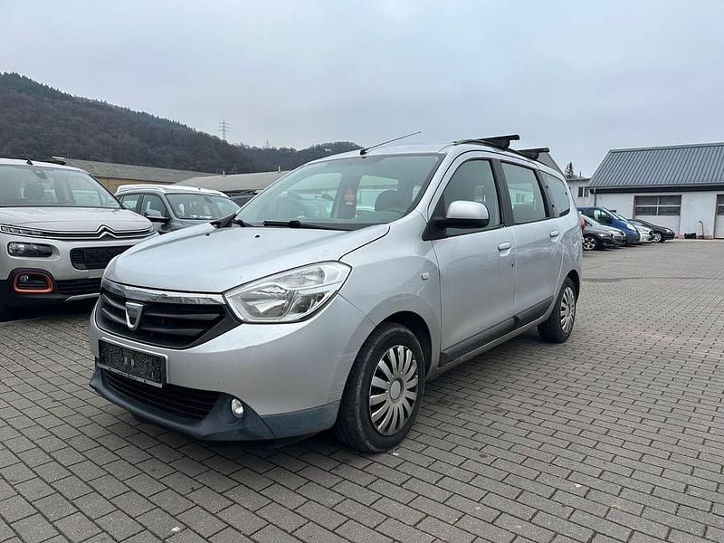 Weiß Gebraucht 2012 Dacia Lodgy Lauréate Van / Kleinbus | 2.900 € - Bild 1/4