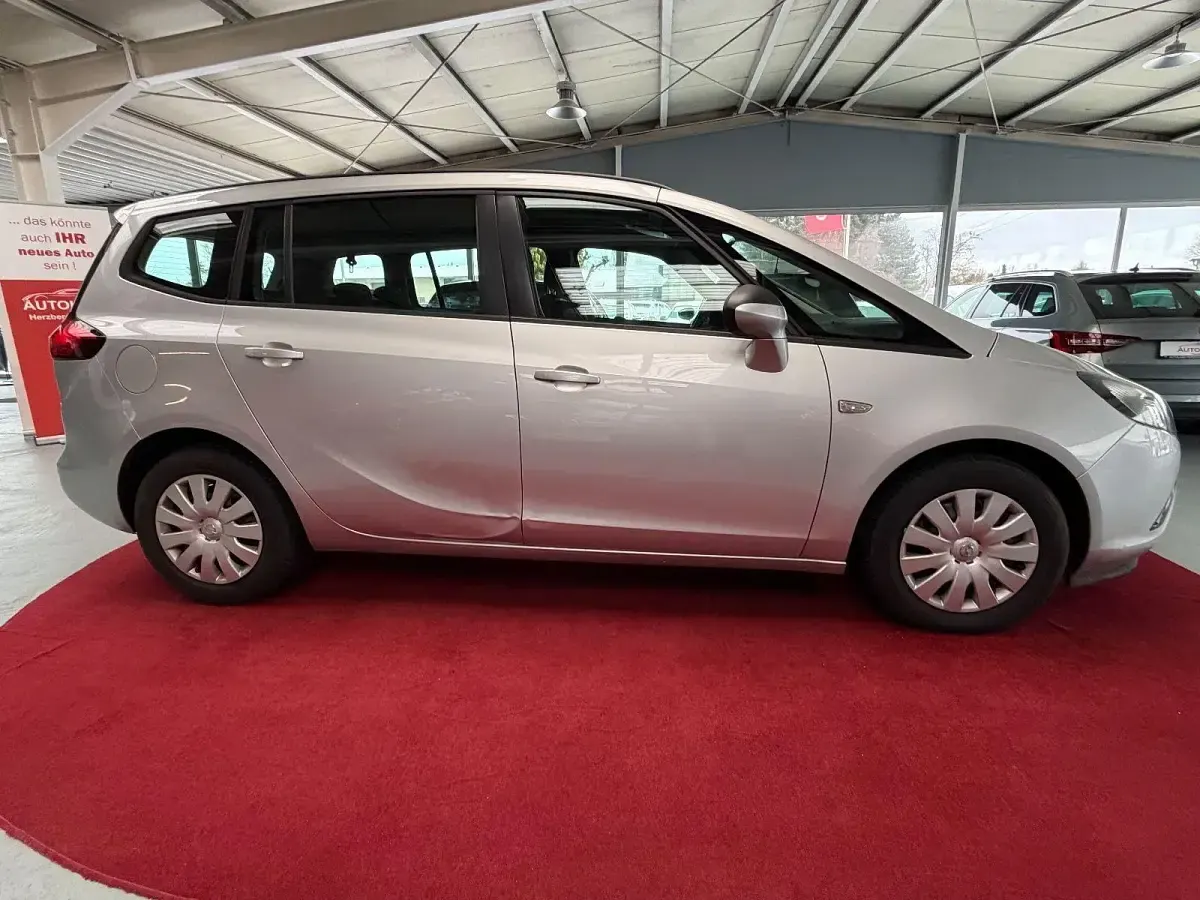 Gebraucht Opel Zafira Tourer Edition 131 PS (96 kW) 2014 Silber Van / Kleinbus