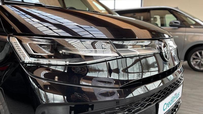 Second-hand VW Multivan Style 150 CP (110 kW) 2022 Negru Monovolum