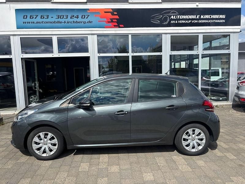 Gebraucht Peugeot 208 Active 82 PS (60 kW) 2017 Kleinwagen
