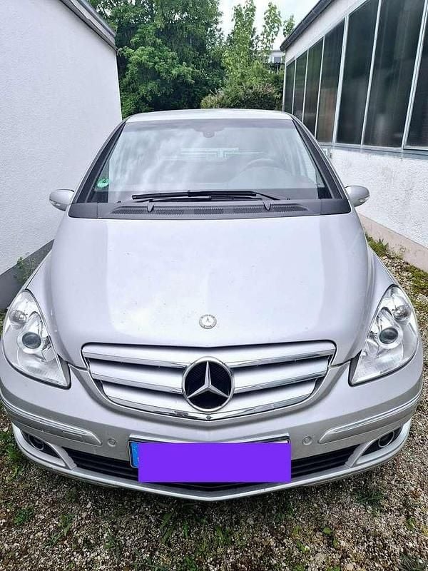 Silber Gebraucht 2006 Mercedes B200 Van / Kleinbus | 6.900 € (Fairer Preis) - Bild 1/4