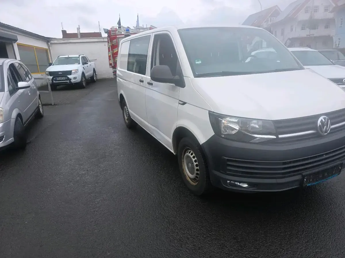 Gebraucht VW T6 Comfortline 150 PS (110 kW) 2016 Weiß Van
