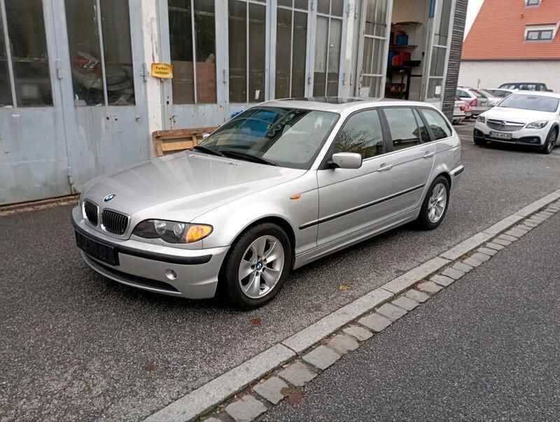 Silber Gebraucht 2002 BMW 320 Kombi | 4.500 € - Bild 1/4