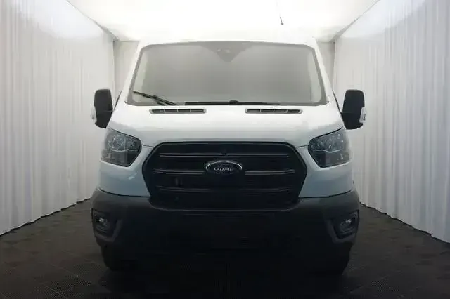 Gebraucht Ford Transit 131 PS (96 kW) 2023 Frostweiß Van