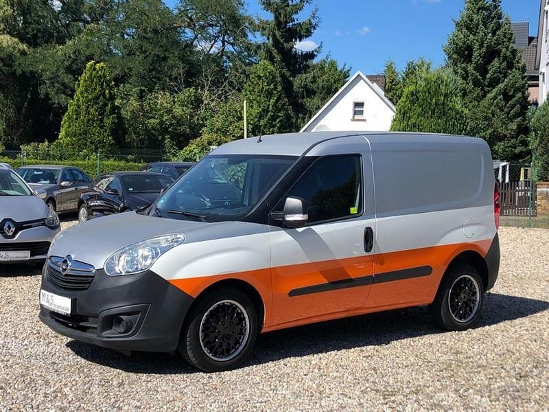 Weiß Gebraucht 2014 Opel Combo Van / Kleinbus | 5.290 € (Fairer Preis) - Bild 1/4