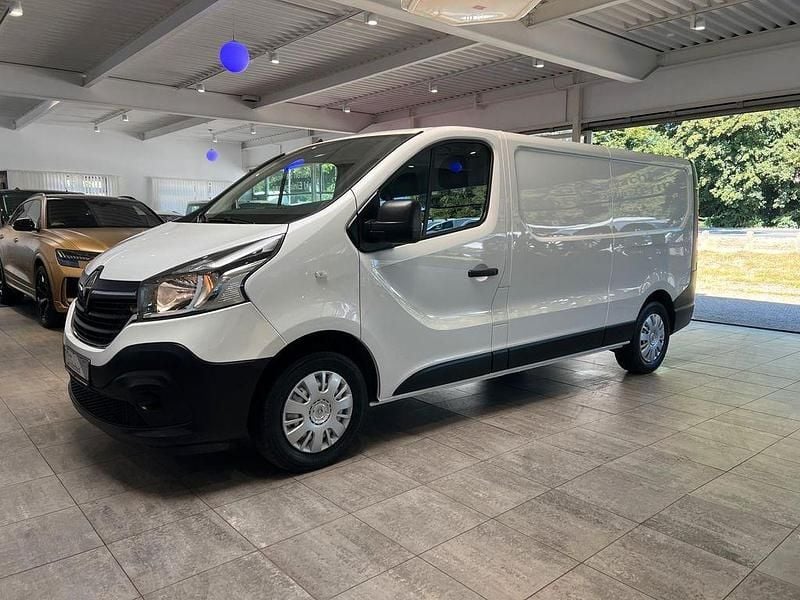 Weiß Gebraucht 2021 Renault Trafic Van | 15.990 € (Guter Preis) - Bild 1/4