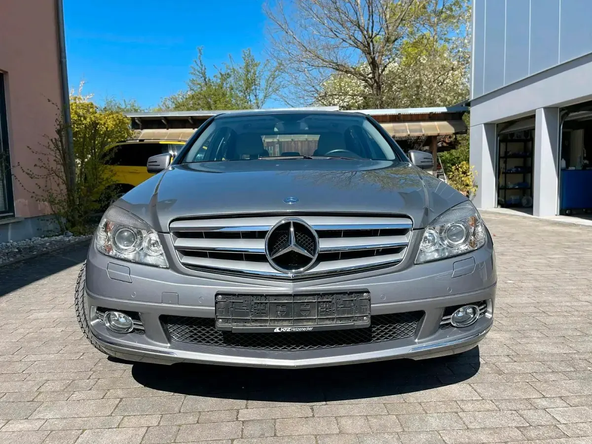 Gebraucht Mercedes C180 156 PS (114 kW) 2009 Grau Limousine