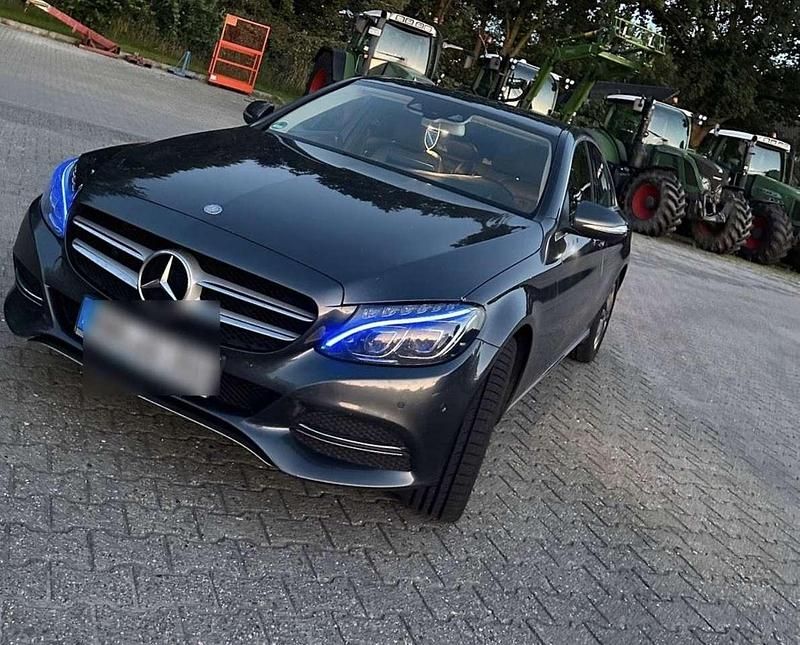 Grau Gebraucht 2014 Mercedes C250 Limousine | 15.000 € (Fairer Preis) - Bild 1/4