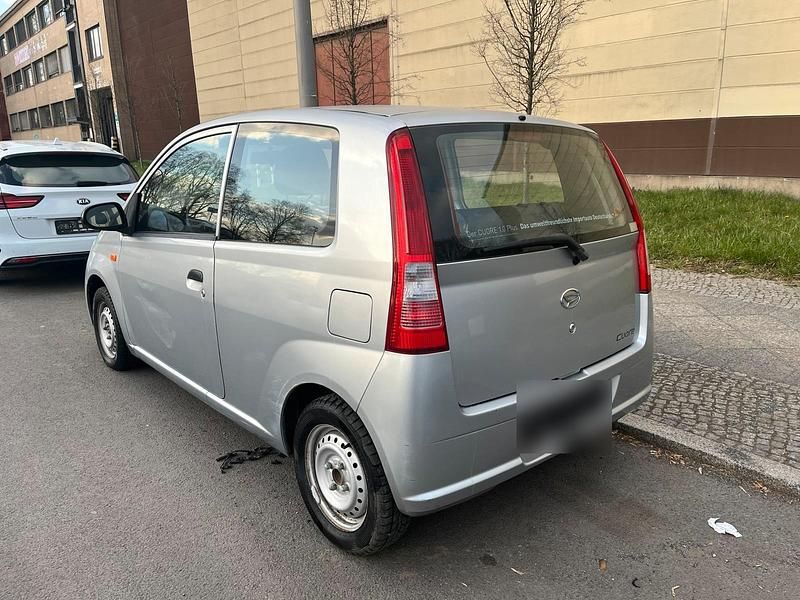 Gebraucht Daihatsu Cuore 58 PS (42 kW) 2004 Grau Kleinwagen