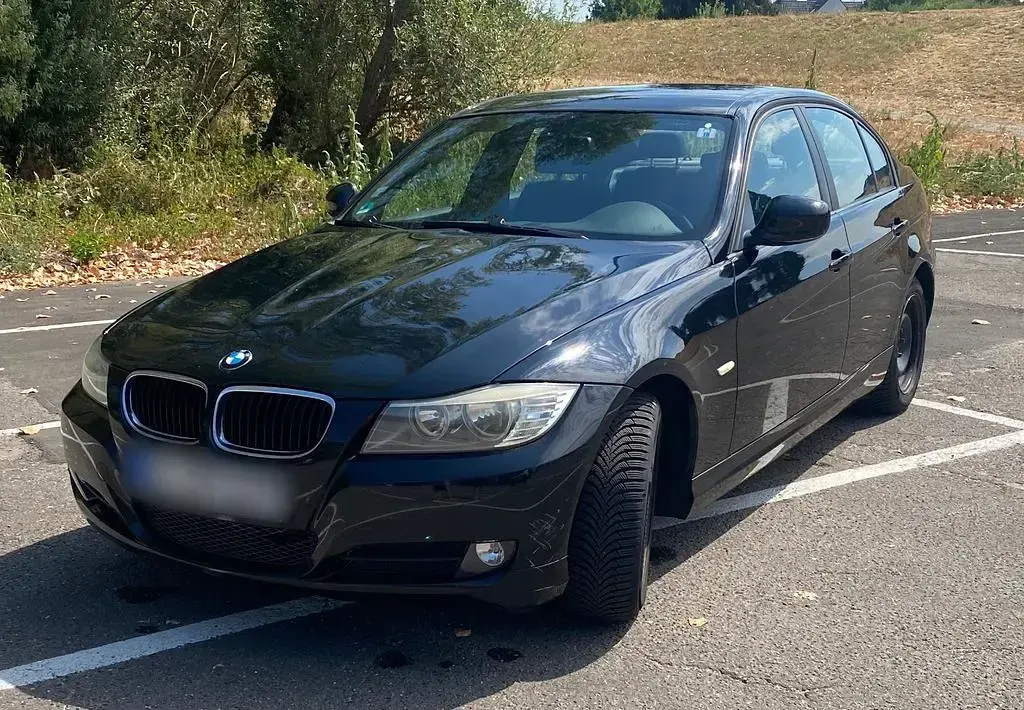 Gebraucht BMW 318 143 PS (105 kW) 2009 Schwarz Limousine
