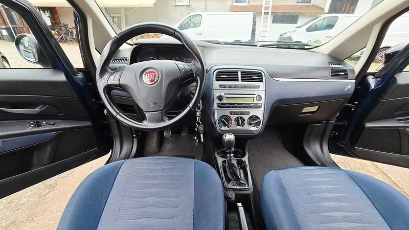 Gebraucht Fiat Grande Punto Dynamic 77 PS (56 kW) 2009 Blau Kleinwagen