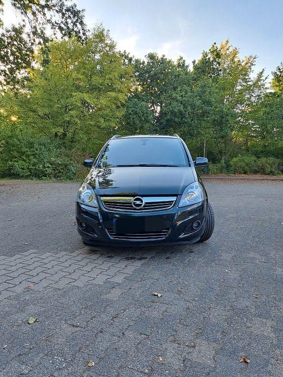 Schwarz Gebraucht 2014 Opel Zafira Family Van / Kleinbus | 5.700 € (Guter Preis) - Bild 1/4