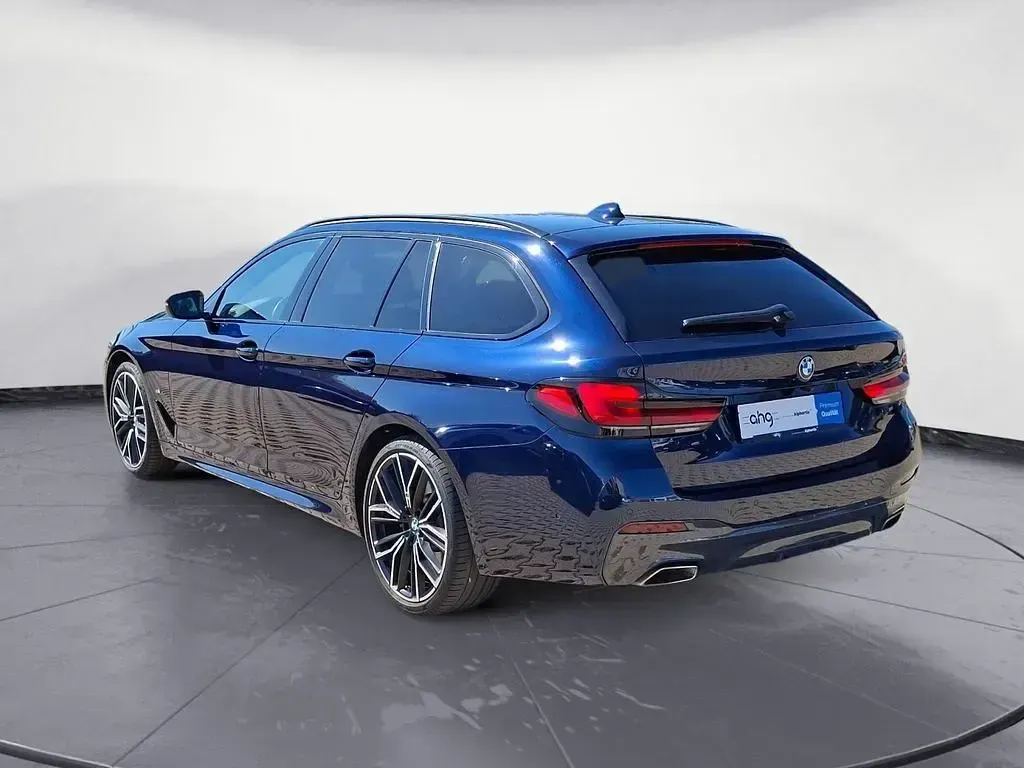 Gebraucht BMW 520 M Sport 190 PS (139 kW) 2023 Blau Limousine
