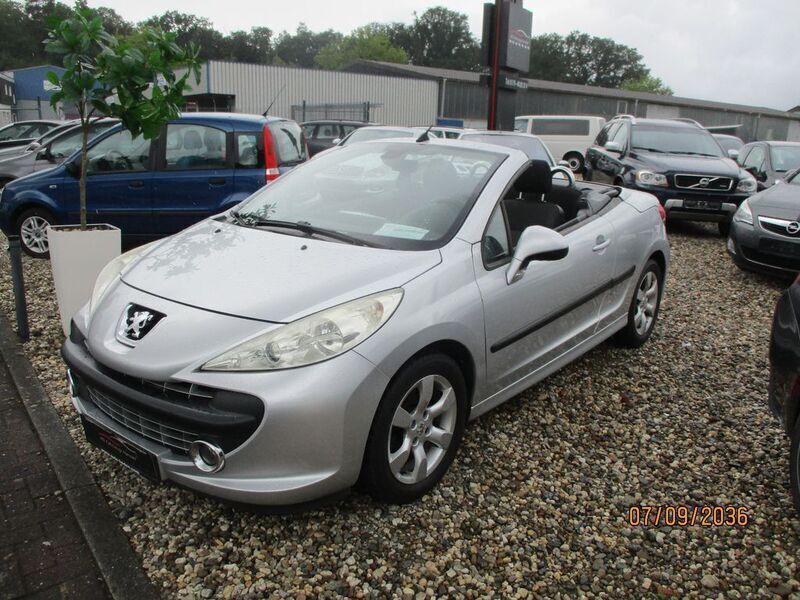 Grau Gebraucht 2009 Peugeot 207 CC Sport Cabrio | 1.999 € (Fairer Preis) - Bild 1/4