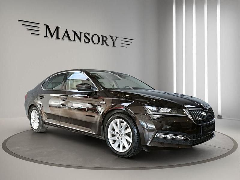 Braun Gebraucht 2019 Skoda Superb LAURIN & KLEMENT Limousine | 24.900 € (Guter Preis) - Bild 1/4