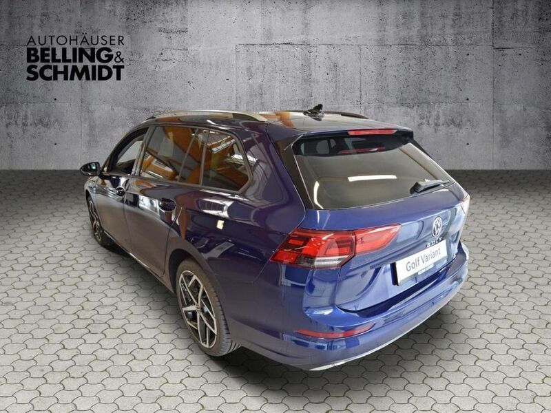 Gebraucht VW Golf VIII Active 110 PS (80 kW) 2023 Blau Kombi