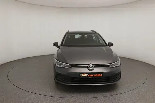 Gebraucht VW Golf VIII Life 131 PS (96 kW) 2024 Grau Kombi