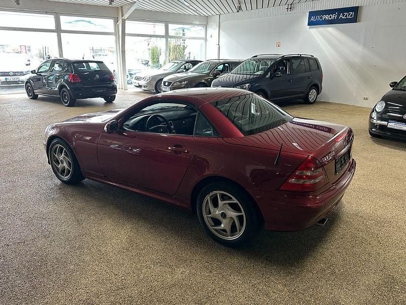 Gebraucht Mercedes SLK200 163 PS (119 kW) 2002 Rot Cabrio