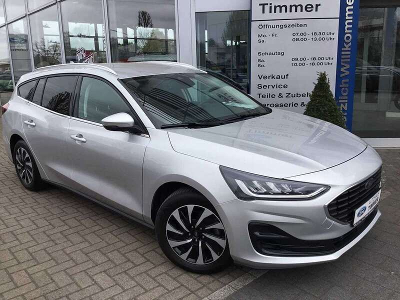 Silber (moondust silver met.) Gebraucht 2023 Ford Focus Titanium Kombi | 22.490 € (Etwas zu teuer) - Bild 1/4