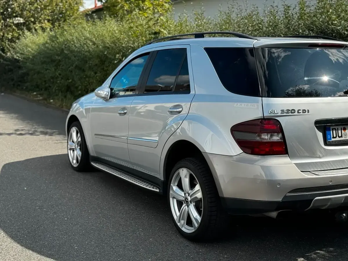 Gebraucht Mercedes ML320 224 PS (164 kW) 2008 Silber SUV
