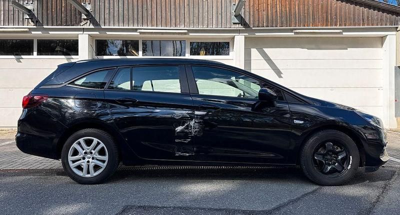 Second-hand Opel Astra 122 CP (89 kW) 2020 Negru Break