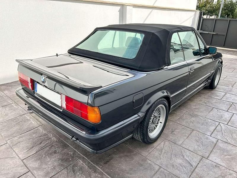 Gebraucht BMW 325 Cabriolet Performance 171 PS (125 kW) 1986 Schwarz Cabrio