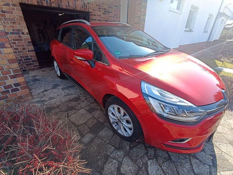 Gebraucht Renault Clio IV Bose Edition 118 PS (86 kW) 2018 Rot Limousine