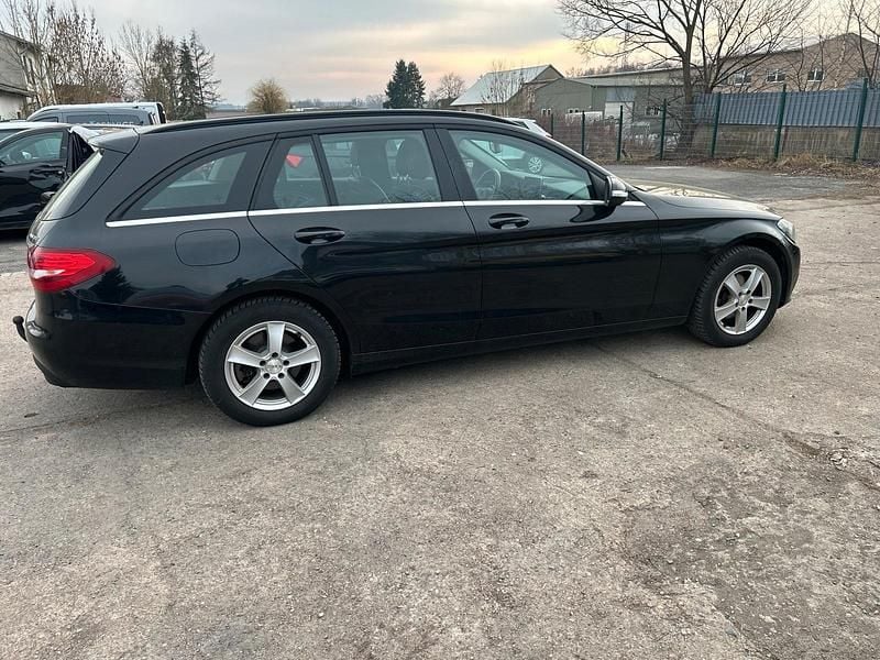 Gebraucht Mercedes C200 136 PS (100 kW) 2014 Schwarz Kombi