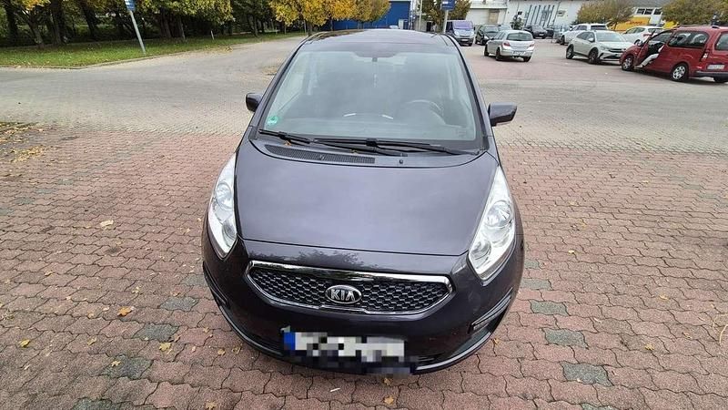 Grau Gebraucht 2014 Kia Venga FIFA World Cup Edition Kleinwagen | 8.990 € (Etwas zu teuer) - Bild 1/4