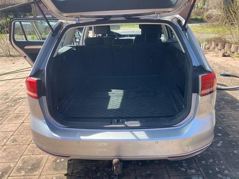 Gebraucht VW Passat 150 PS (110 kW) 2017 Silber Kombi