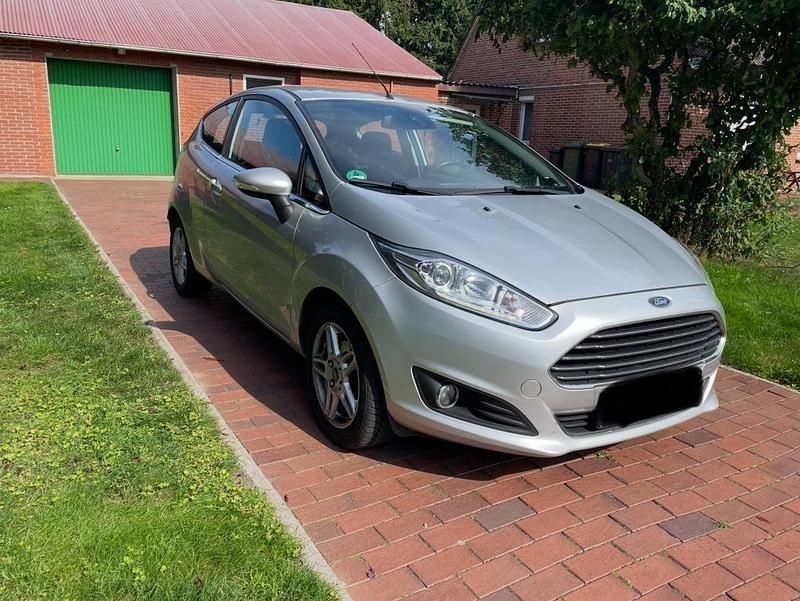 Silber Gebraucht 2013 Ford Fiesta Kleinwagen | 4.300 € (Guter Preis) - Bild 1/4