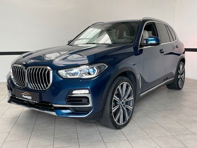 Blau phytonicblau metallic Gebraucht 2020 BMW X5 xLine SUV | 47.490 € (Superpreis) - Bild 1/4