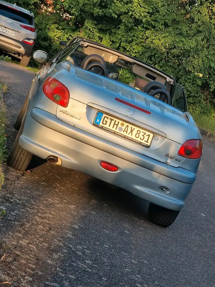 Gebraucht Peugeot 206 CC 140 PS (102 kW) 2005 Silber Cabrio
