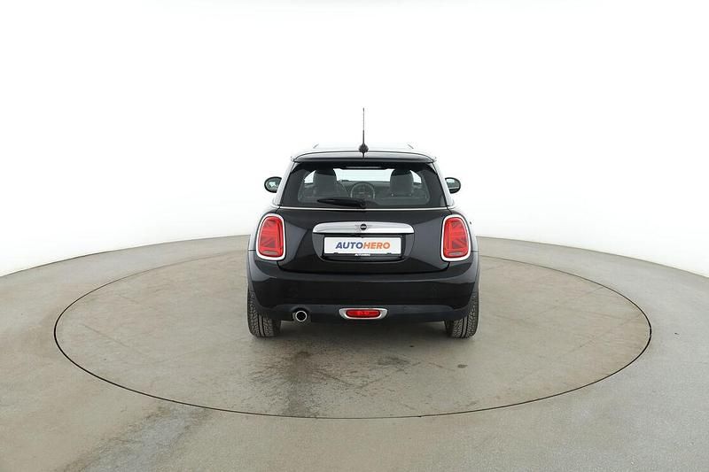Gebraucht Mini Cooper 136 PS (100 kW) 2019 Schwarz Kleinwagen