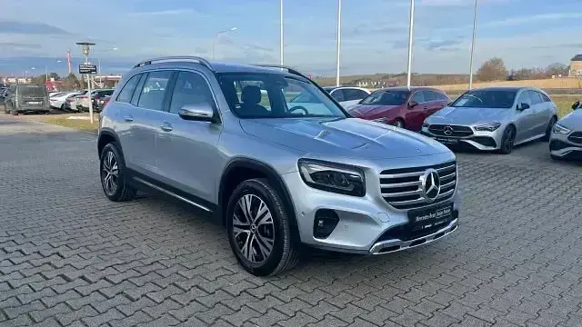 Gebraucht Mercedes GLB200 150 PS (110 kW) 2024 Lack hightechsilber SUV