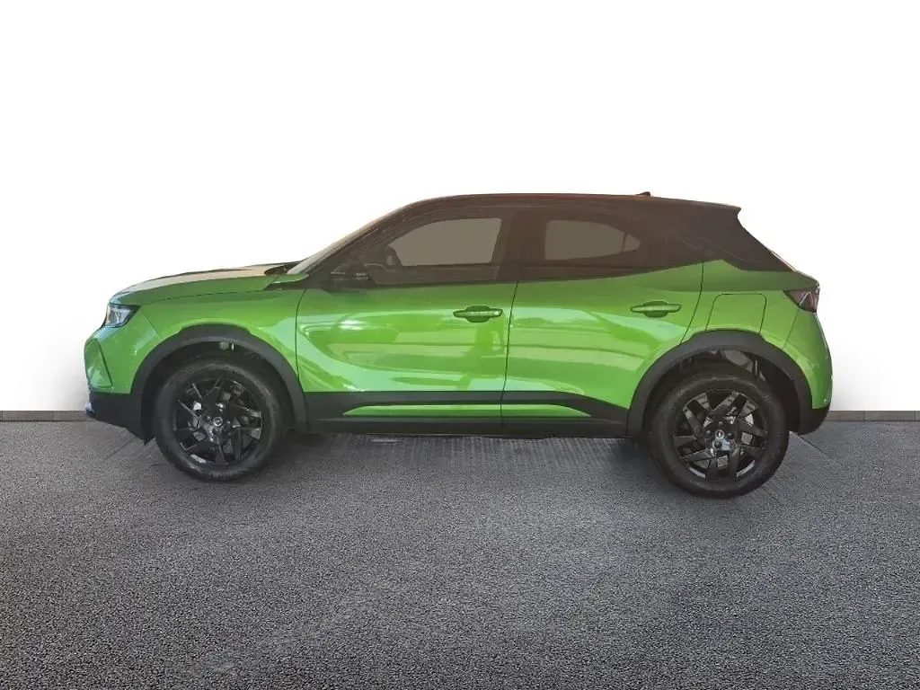 Gebraucht Opel Mokka 110 PS (80 kW) 2023 Matcha green/typ aussenverklei SUV