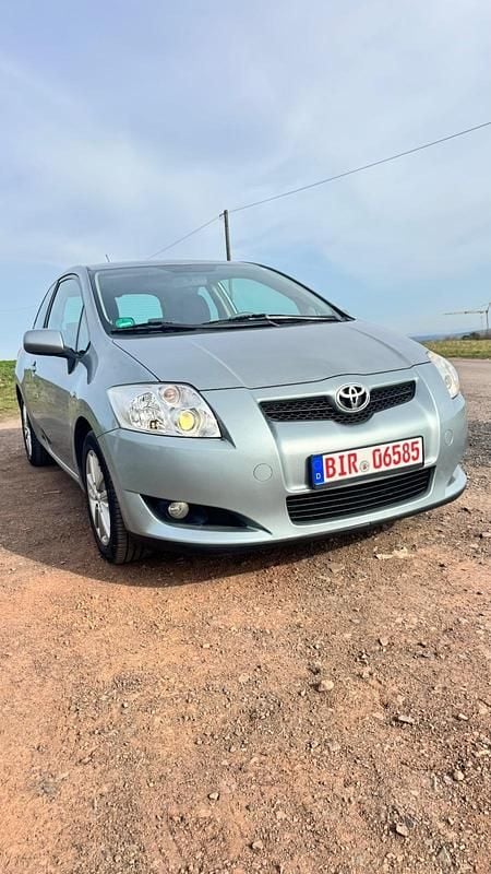 Gebraucht Toyota Auris 124 PS (91 kW) 2008 Silber Kleinwagen