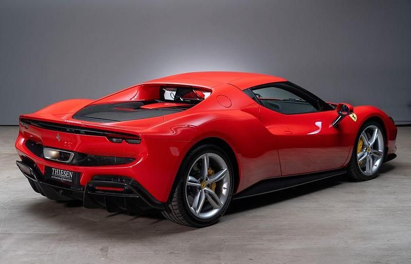 Gebraucht Ferrari 296 632 PS (464 kW) 2022 Rot