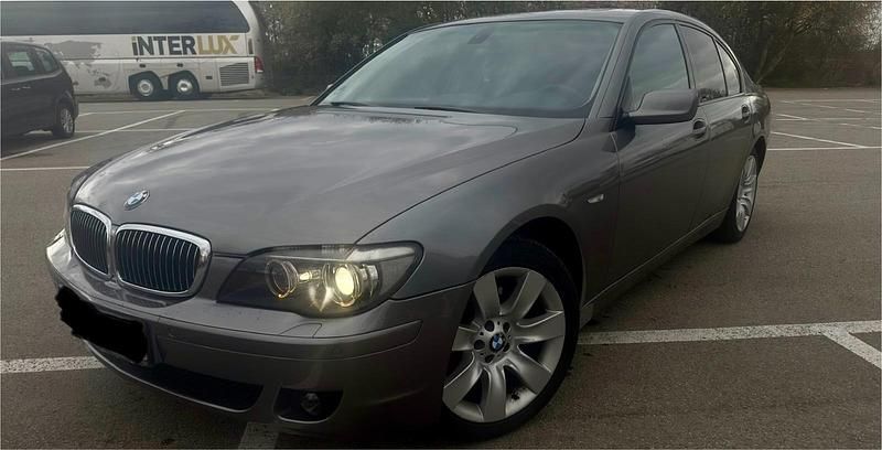 Gebraucht BMW 750 368 PS (270 kW) 2006 Limousine