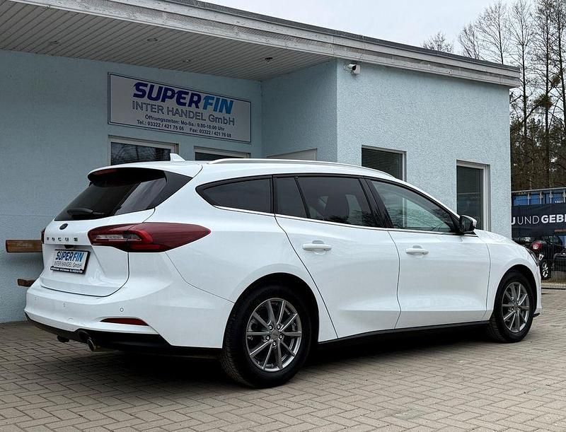 Gebraucht Ford Focus Titanium 116 PS (85 kW) 2025 Weiß Limousine