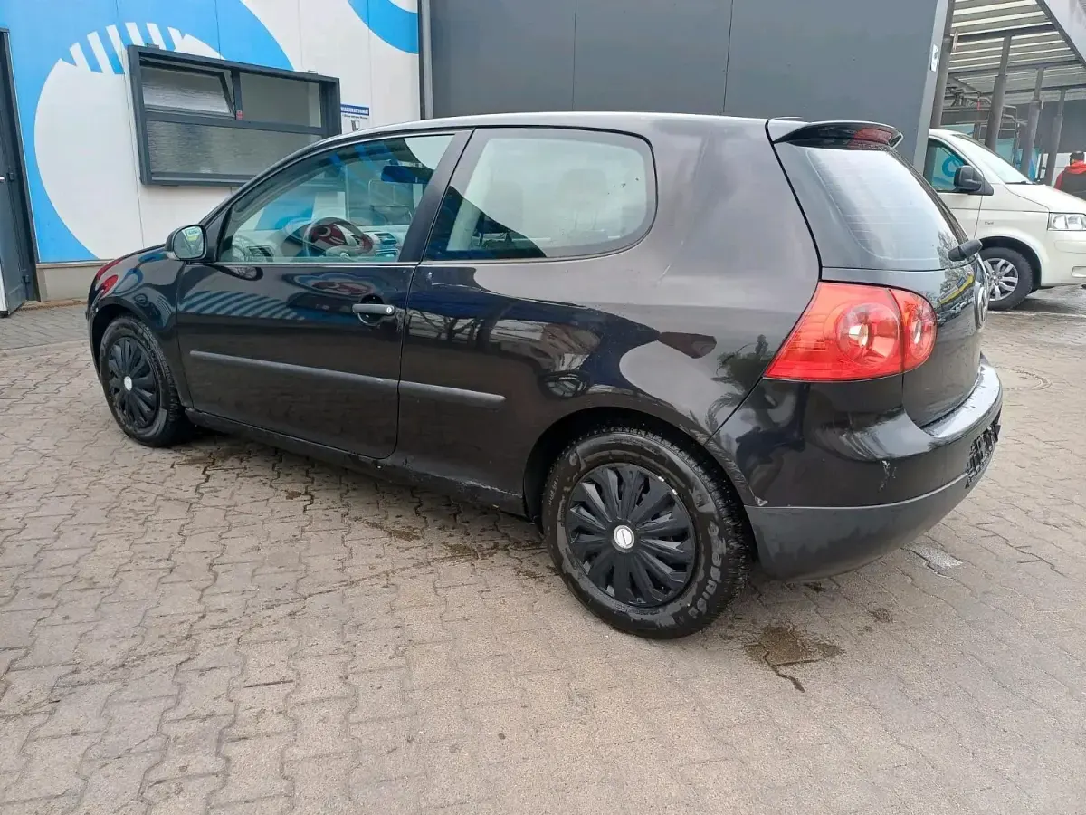 Gebraucht VW Golf V 75 PS (55 kW) 2005 Schwarz Kleinwagen