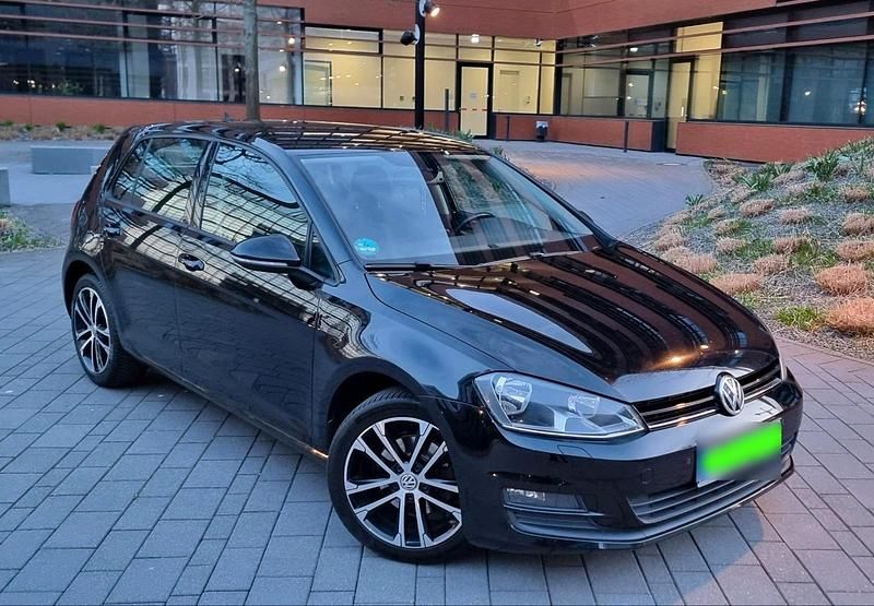 Gebraucht VW Golf VII 105 PS (77 kW) 2014 Schwarz Limousine