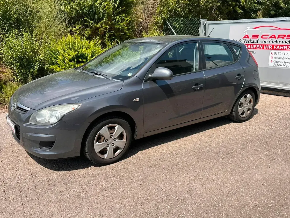 Gebraucht Hyundai i30 Edition+ 109 PS (80 kW) 2009 Grau Kleinwagen