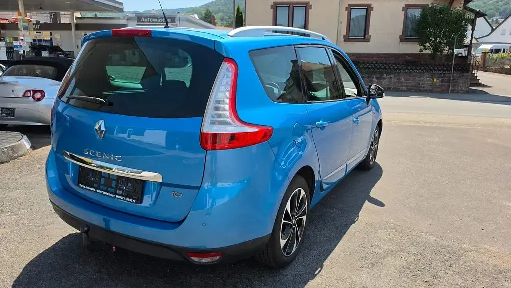 Gebraucht Renault Scenic E-Tech Bose Edition 132 PS (97 kW) 2016 Blau Van / Kleinbus