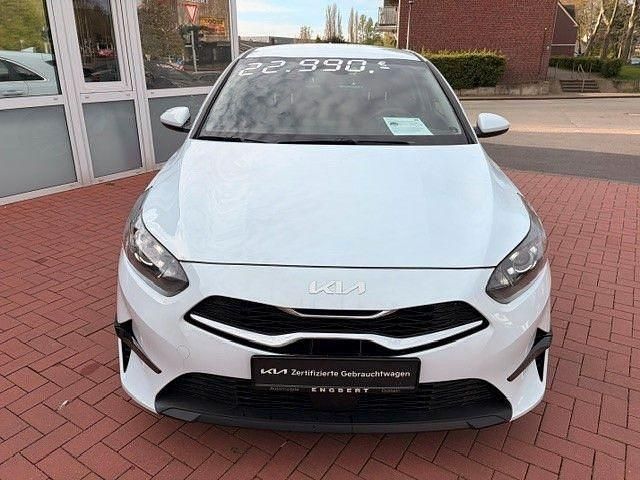 Gebraucht Kia Ceed Vision 140 PS (102 kW) 2025 Weiß Kleinwagen